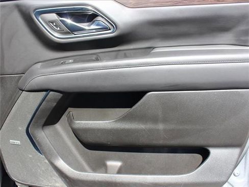 Used 2023 Chevrolet Suburban Z71 image 30