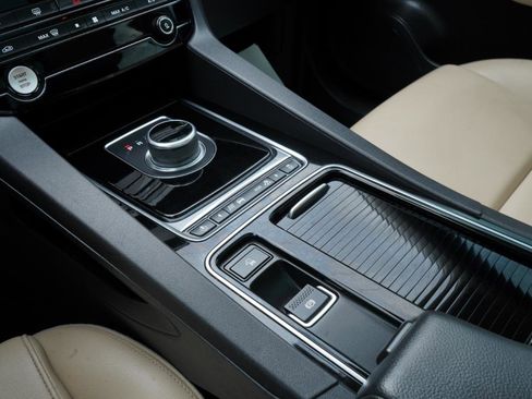 Used 2020 Jaguar F-PACE Premium AWD/4WD image 39