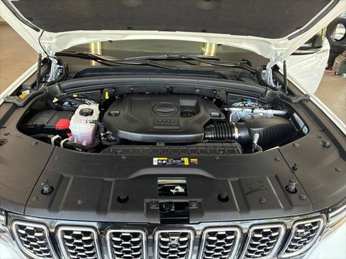 Certified 2024 Jeep Grand Cherokee Summit w/ Adv Protech Group IV AWD/4WD image 47