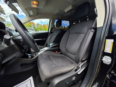 Used 2017 Dodge Journey SXT w/ Comfort/Convenience Group AWD/4WD image 10