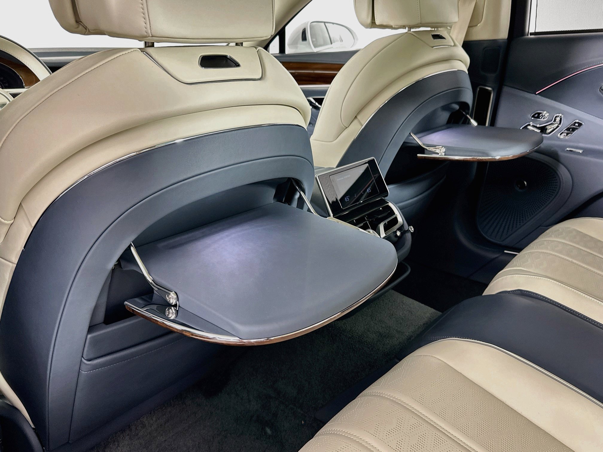 Certified 2025 Bentley Flying Spur Plug-In Hybrid AWD/4WD image 25