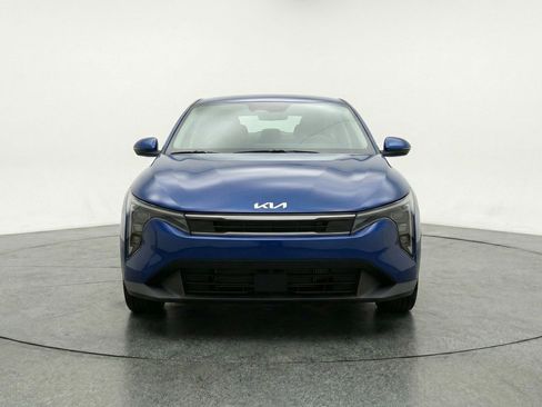 Used 2025 Kia K4 FWD image 2