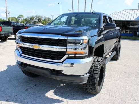 Used 2018 Chevrolet Silverado 1500 LT AWD/4WD image 3