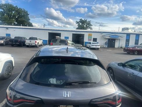 Used 2024 Honda HR-V LX image 6