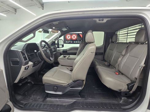 Used 2019 Ford F250 XL w/ STX Appearance Package RWD image 13