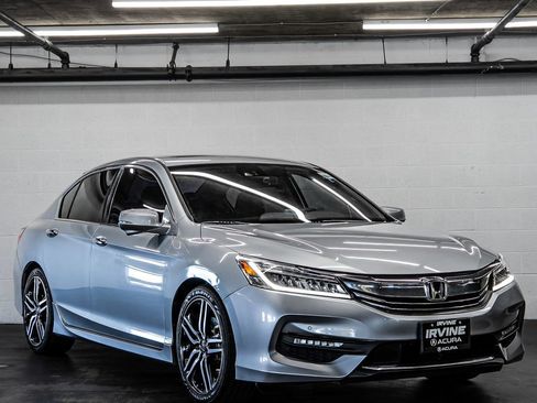 Used 2016 Honda Accord Touring image 7