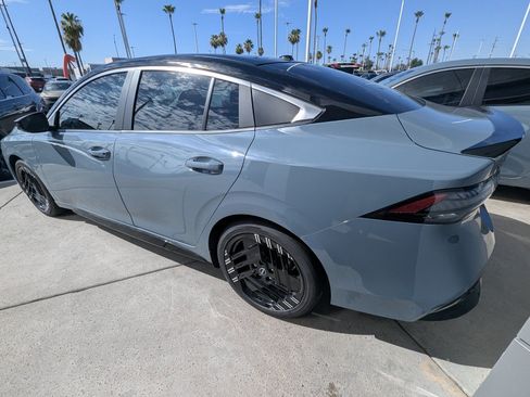 New 2026 Nissan Sentra SR w/ Floor Mat Package FWD image 4