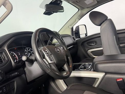 Used 2024 Nissan Titan SV w/ SV Convenience Package AWD/4WD image 23