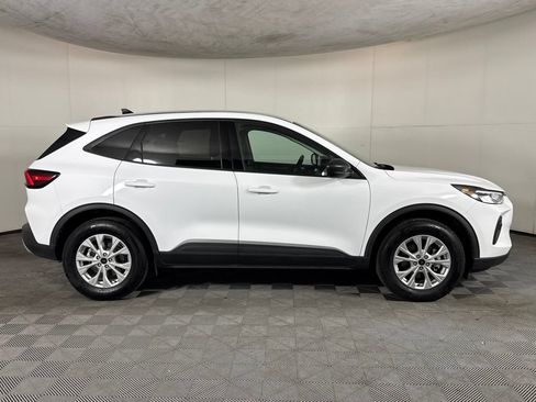 Used 2025 Ford Escape Active w/ Cold Weather Package AWD/4WD image 4