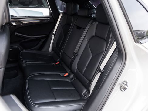 Certified 2024 Porsche Macan GTS AWD/4WD image 36