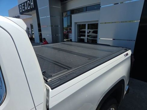 Used 2021 GMC Sierra 1500 SLT w/ SLT Premium Plus Package AWD/4WD image 6