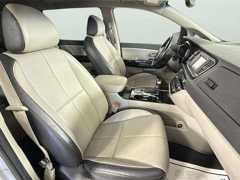 Used 2019 Kia Sedona SX image 38