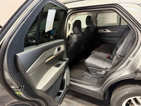 New 2026 Ford Explorer Active AWD/4WD image 18