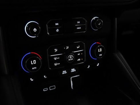 Used 2021 Chevrolet Tahoe Z71 AWD/4WD image 24