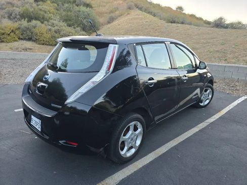 Used 2011 Nissan Leaf SL w/ Recycling/Organizational Pkg FWD image 5