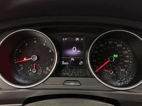 Used 2020 Volkswagen Tiguan S image 16