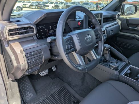 Used 2025 Toyota Tacoma TRD Sport image 10