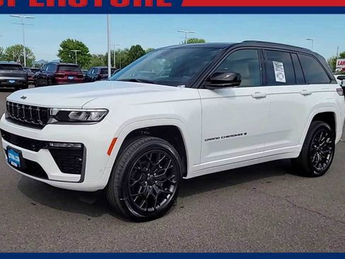 New 2026 Jeep Grand Cherokee Summit w/ Obsidian Package AWD/4WD image 4
