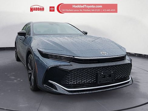 New 2026 Toyota Crown Nightshade image 7