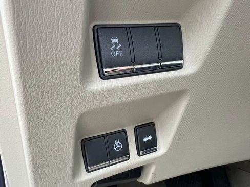 Used 2012 INFINITI M37 w/ Premium Pkg image 21