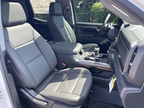 New 2026 GMC Sierra 1500 Elevation w/ Elevation Premium Package AWD/4WD image 29