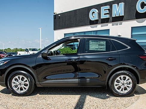 New 2026 Ford Escape Active AWD/4WD image 2