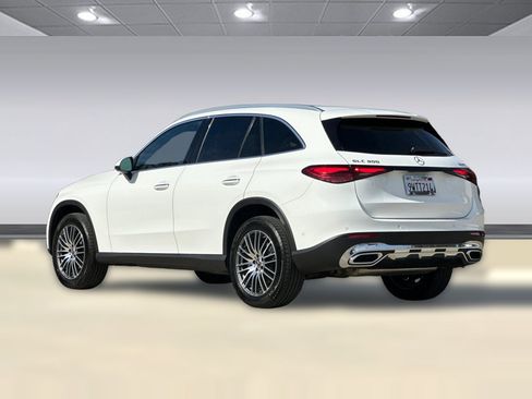 Used 2026 Mercedes-Benz GLC 300 4MATIC image 3