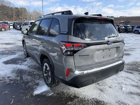 Used 2025 Subaru Forester Premium w/ Convenience Package #1 image 10