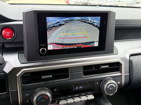 Used 2025 Toyota 4Runner TRD Off-Road image 19