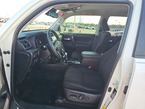 Used 2020 Toyota 4Runner TRD Off-Road image 10