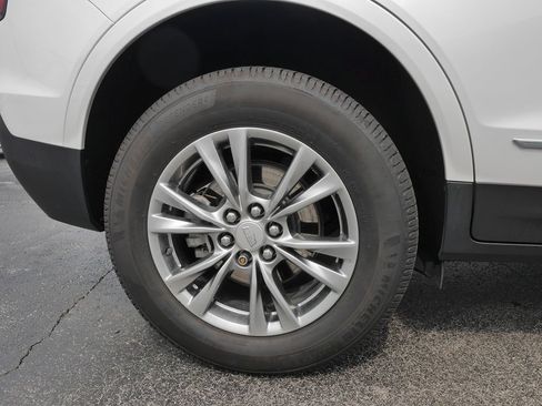 Used 2021 Cadillac XT5 Premium Luxury w/ LPO, Floor Liner Package FWD image 9