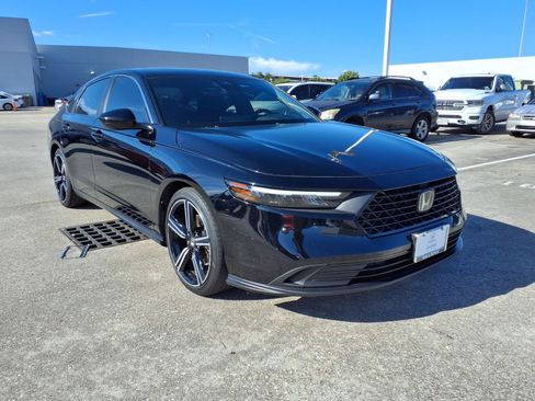 Used 2024 Honda Accord Sport image 2