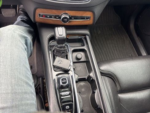 Used 2016 Volvo XC90 T6 Inscription w/ Vision Package image 12