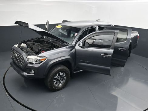 Used 2020 Toyota Tacoma TRD Off-Road AWD/4WD image 36