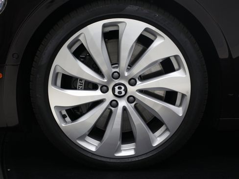 New 2026 Bentley Flying Spur Plug-In Hybrid image 10