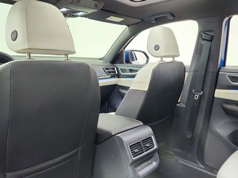 Used 2025 Volkswagen Atlas Cross Sport SEL Premium R-Line AWD/4WD image 30
