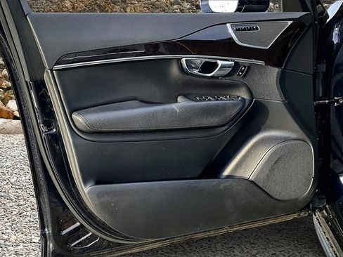 Used 2019 Volvo XC90 T6 Momentum w/ Protection Package image 20