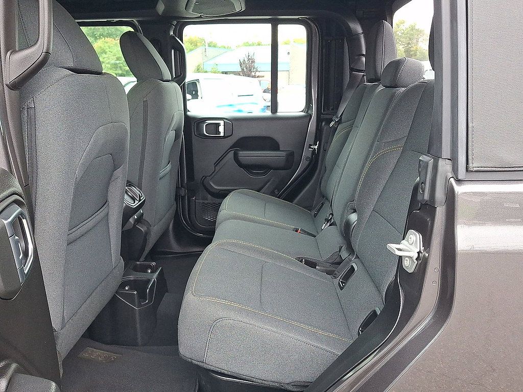 Used 2025 Jeep Gladiator Sport AWD/4WD image 26