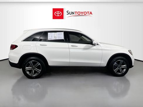 Used 2022 Mercedes-Benz GLC 300 4MATIC w/ Premium Package Lite image 2