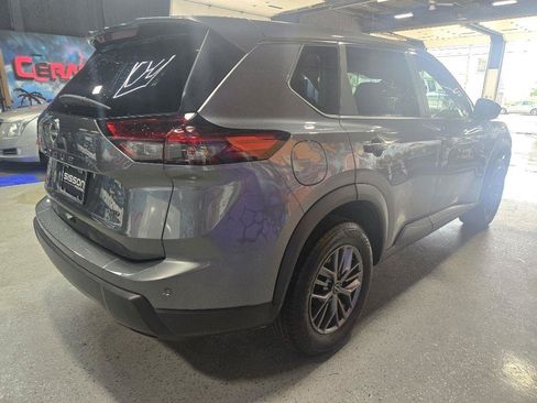 Used 2024 Nissan Rogue S AWD/4WD image 2