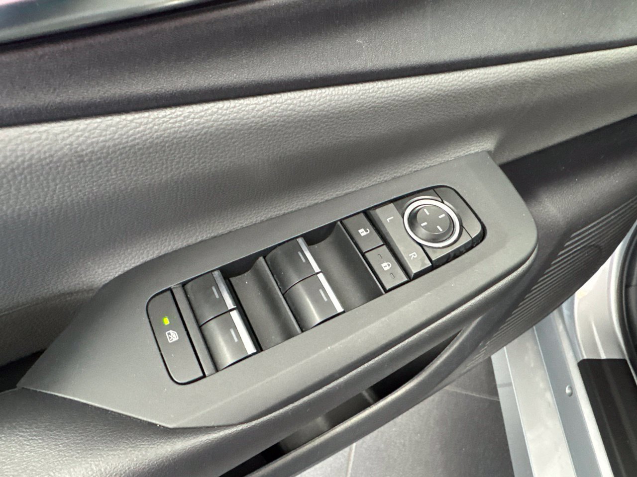 Certified 2026 Toyota Prius XLE AWD/4WD image 35