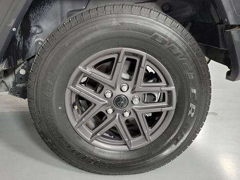 Used 2024 Jeep Wrangler Unlimited Sport AWD/4WD image 6