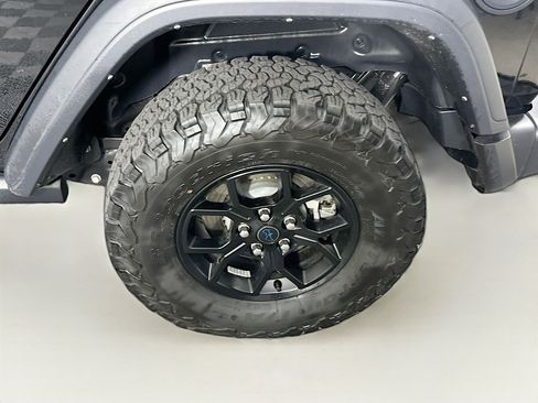 Used 2024 Jeep Wrangler Unlimited AWD/4WD image 11