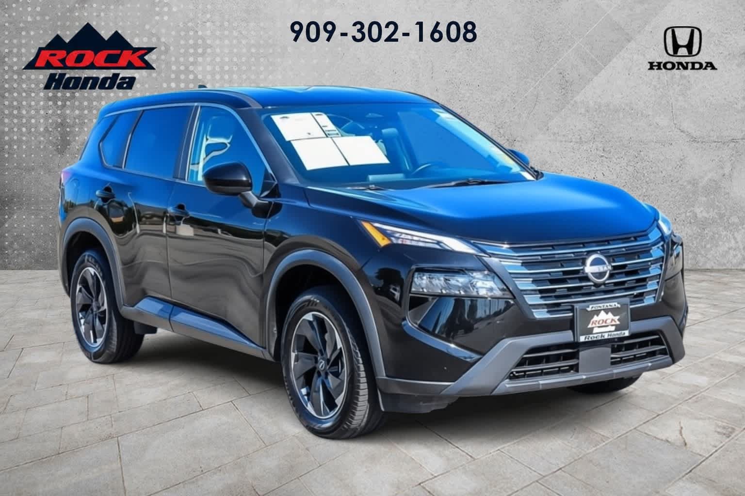 Used 2025 Nissan Rogue SV FWD image 3