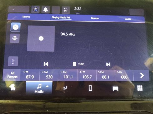 Used 2024 Jeep Compass Latitude image 25