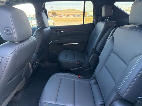 Used 2025 Chevrolet Traverse LT image 20