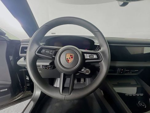 New 2026 Porsche Macan 4 Electric image 12