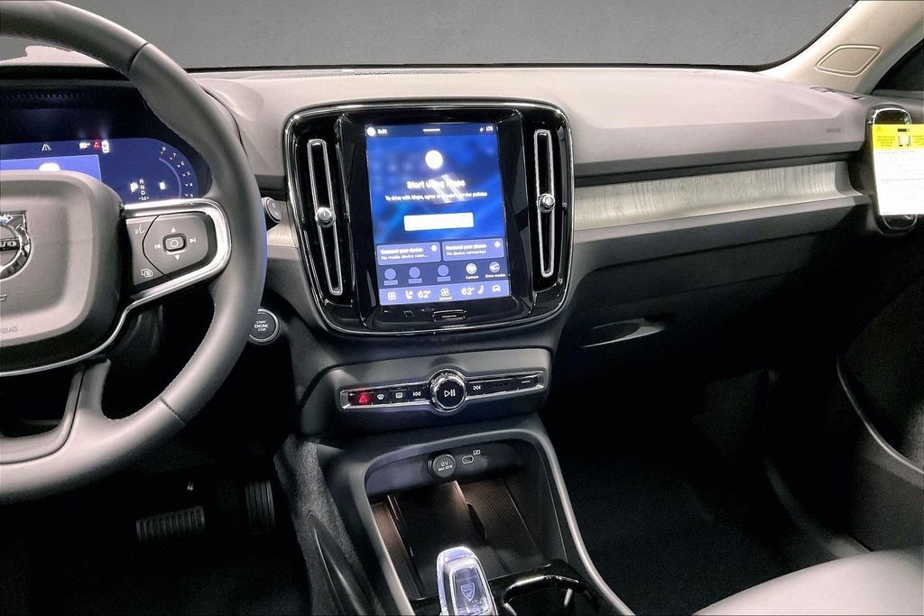 New 2026 Volvo XC40 B5 Ultra w/ Protection Package Premier AWD/4WD image 6