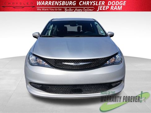 Used 2023 Chrysler Voyager LX FWD image 10
