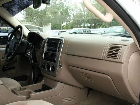 Used 2004 Ford Explorer Sport XLT image 9